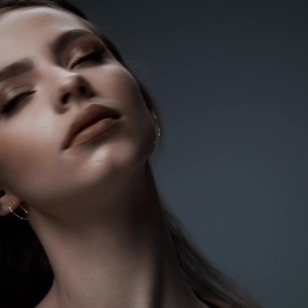 14k Gold Diamond-Cut Twisted Hoop Earring