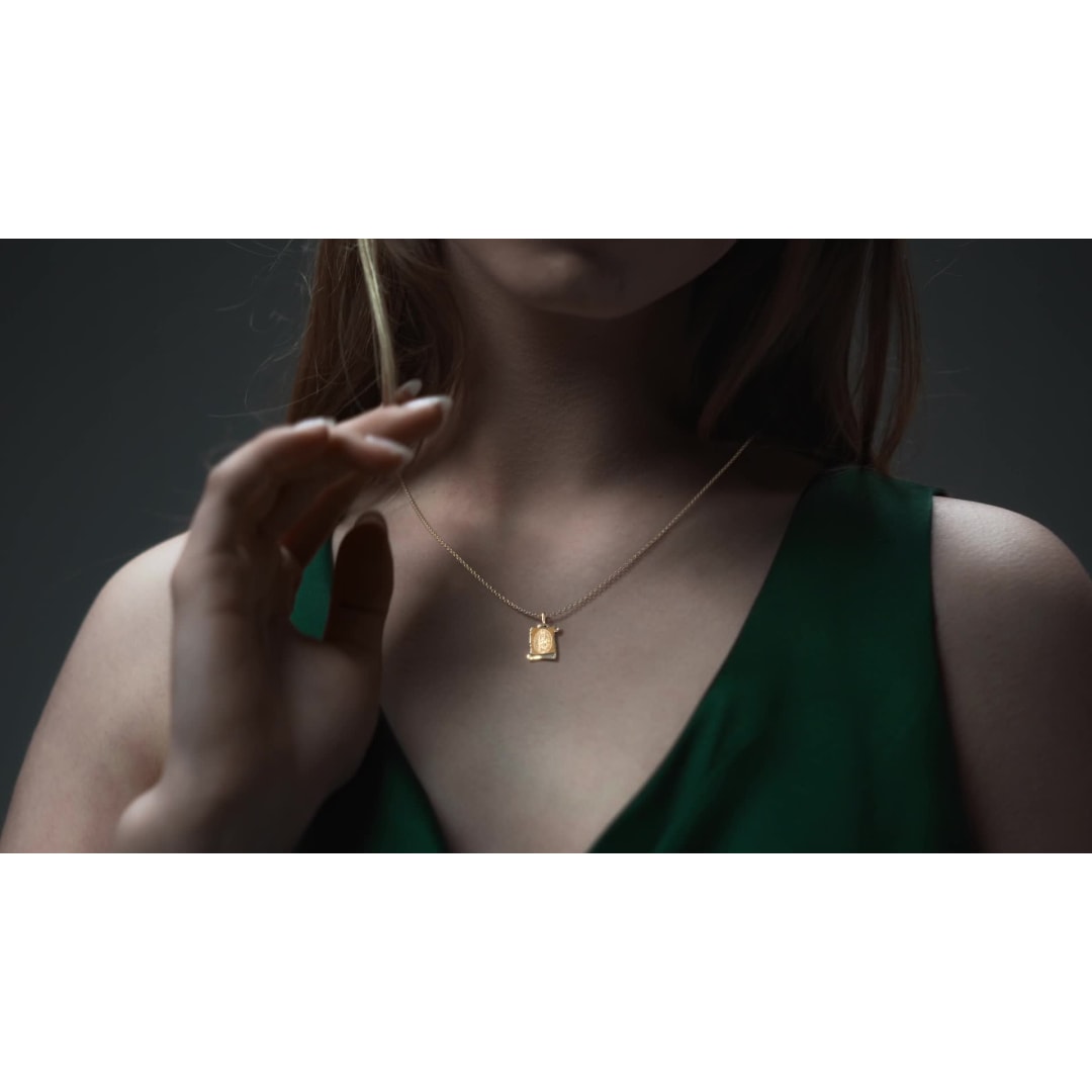 10K Gold Italian Virgin Mary Medal Necklace