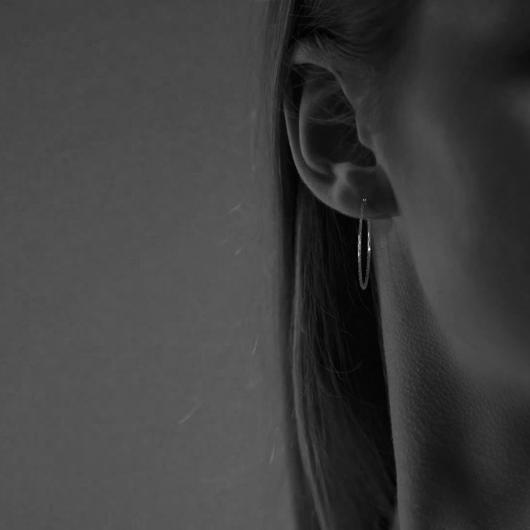 925 Sterling Silver Lightweight Diamond-Cut Arracada Hoop Earring for Women, Domino Style