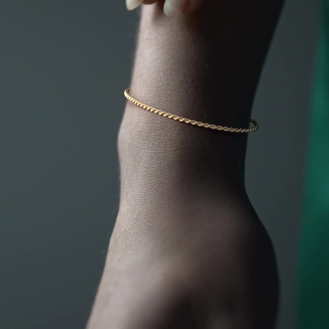 10k Italian Gold Hollow Torsal Bracelet, 1.9mm Gauge