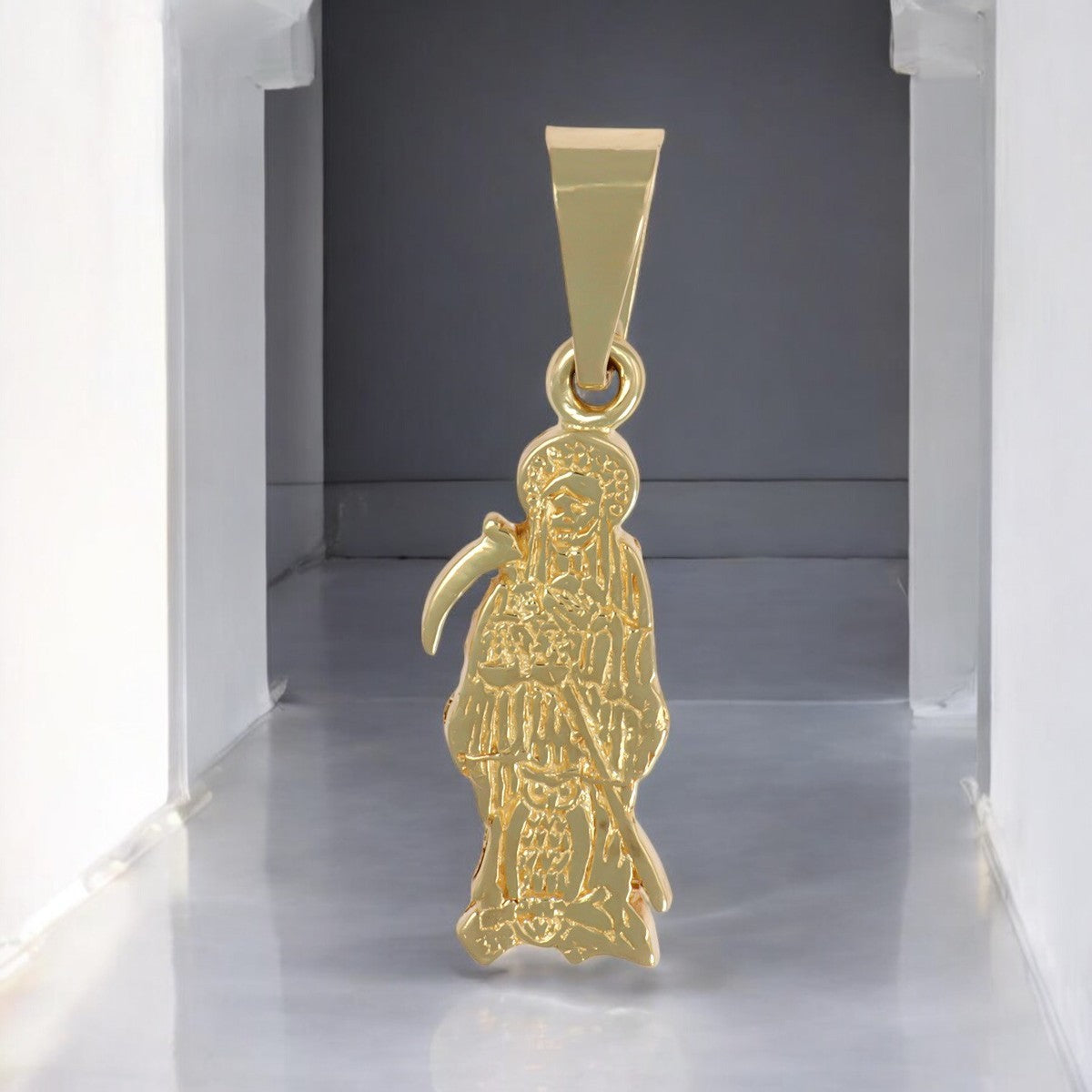 10k Gold Santa Muerte Pendant, 2.7cm
